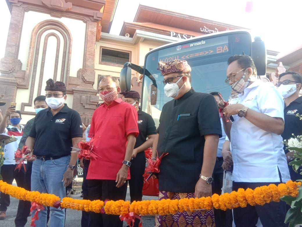 podiumnews.com-Gairahkan Transportasi Publik, Gubernur Koster Resmikan Teman Bus